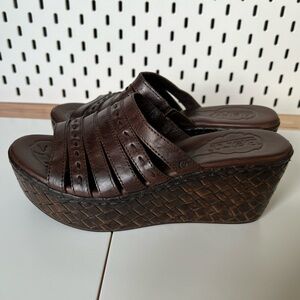 NWOT Born Brown Leather Woven Platform Sandals